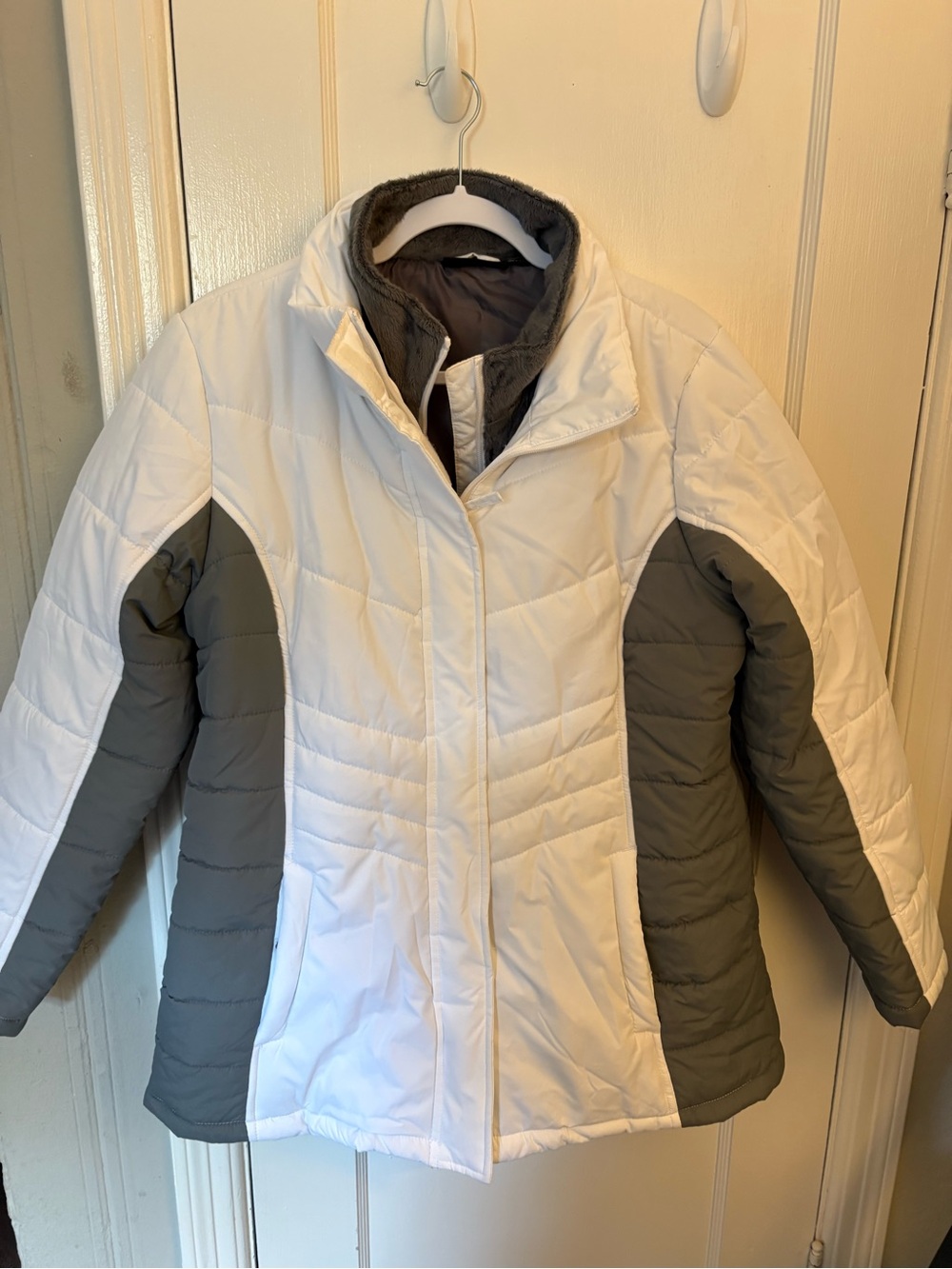 Swiss Tech Two-Tone Quilted Puffer Jacket - White & Gray